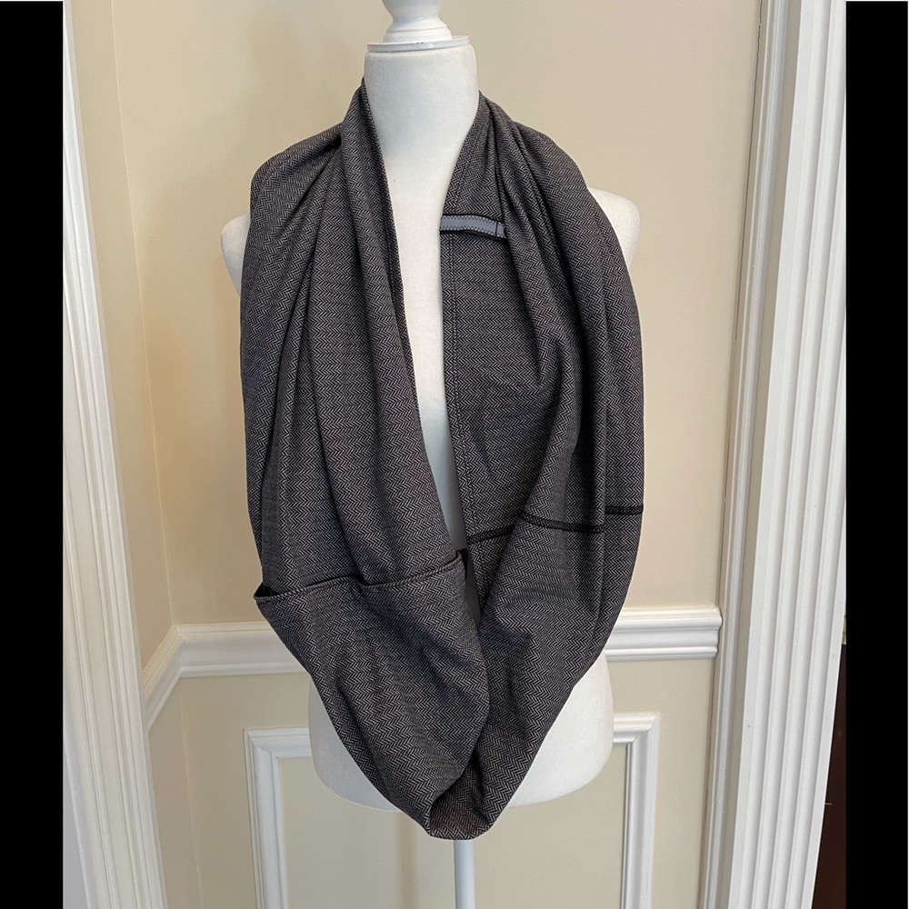 Lululemon Vinyasa Scarf